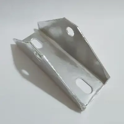 Conector de soporte triangular