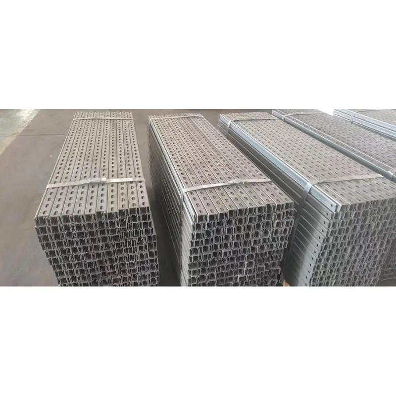 Estructura de acero recubierta de zinc, aluminio y magnesio